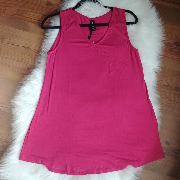 Agnes & Dora Essential Tank in Raspberry - Picture 2 of 4